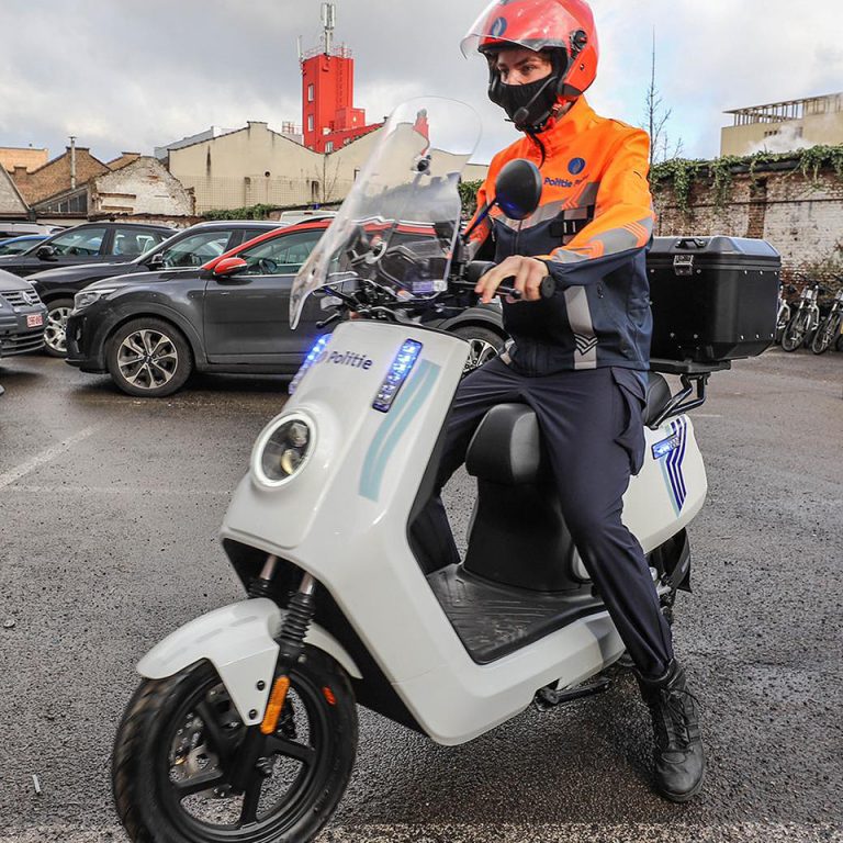 Niu Flagshipstore Antwerpen - Brussels Police - THE PACK - Electric Motorcycles News