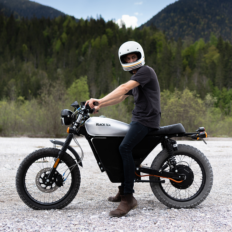 DISTRICT SCRAMBLER – LAND MOTO