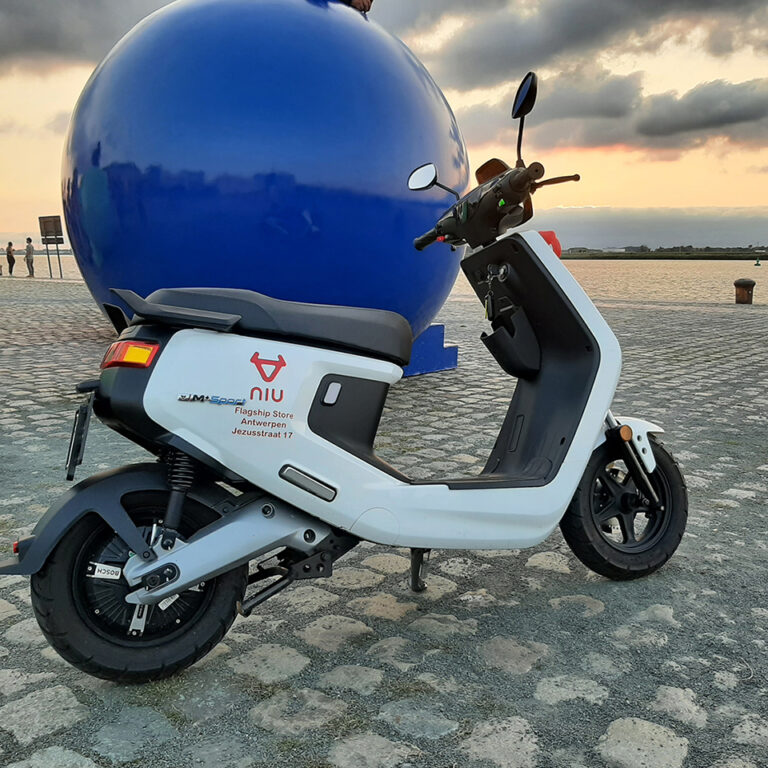 NIU Electric scooter - The port of antwerp marathon - THE PACK