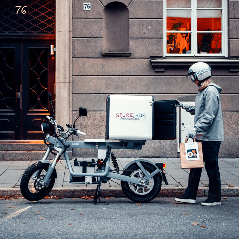 ride cake - :work - THE PACK - Electric motorcycle news