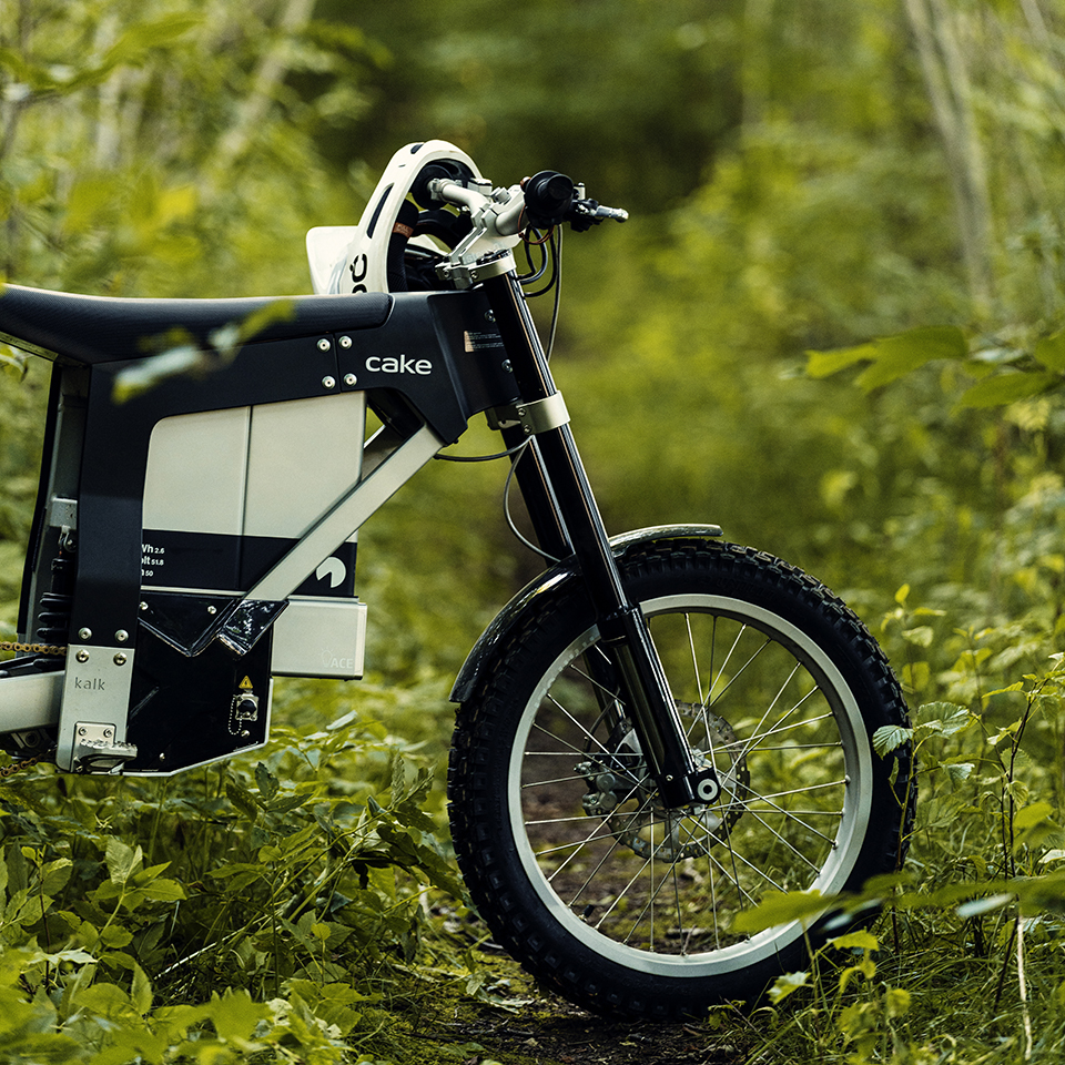 Goodbye plastic with CAKE - THE PACK - Electric Motorcycle News