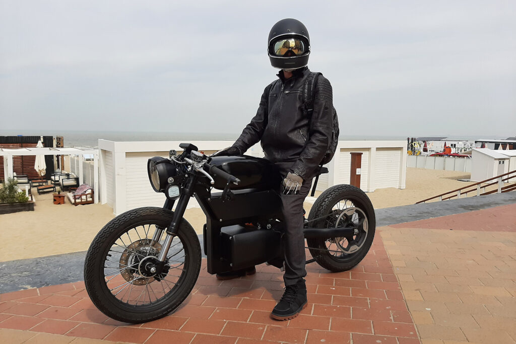 Benjamin Surain - Nuit Café racer - THE PACK - Electric Motorcycle News