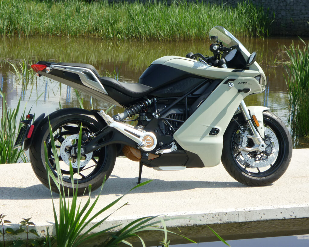 Zero SR/S model 2022 - THE PACK - Motorguy - Zero Motorcycles - Electric Motorcycle News
