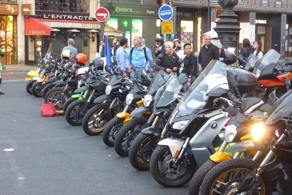 Electric Night Ride 5 - THE PACK - News about electric motorcycles