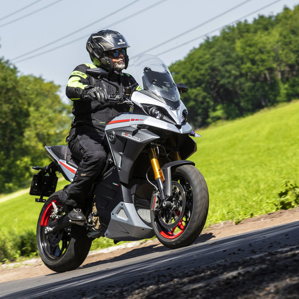 Test ride Energica Experia - THE PACK - Electric Motorcycle News