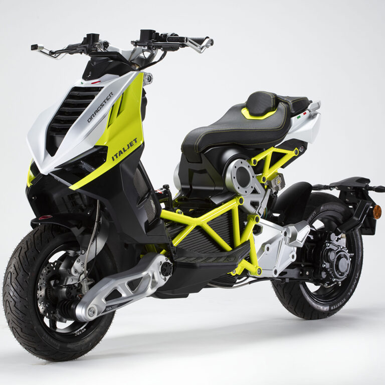 Italjet DRAGSTER # e01 Electric - EICMA 2022 - THE PACK - Electric Motorcycle News