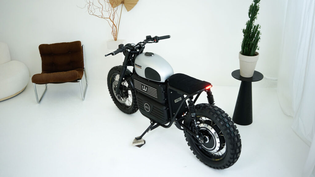 RGNT - Crooked E-Type - THE PACK - Electric Motorcycle News