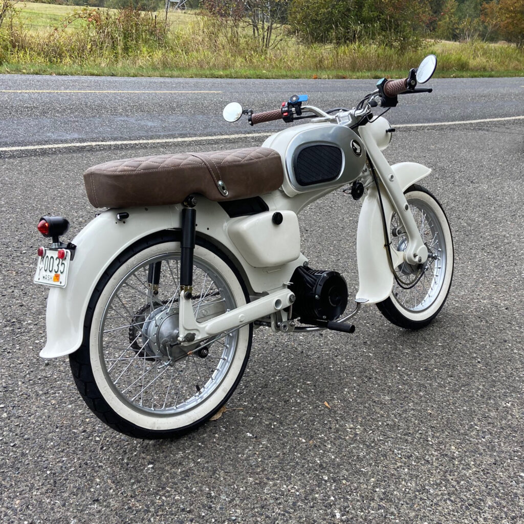 64 Honda C200 retrofit by Moto Design Garage - THE PACK "Electric Motorcycle News"