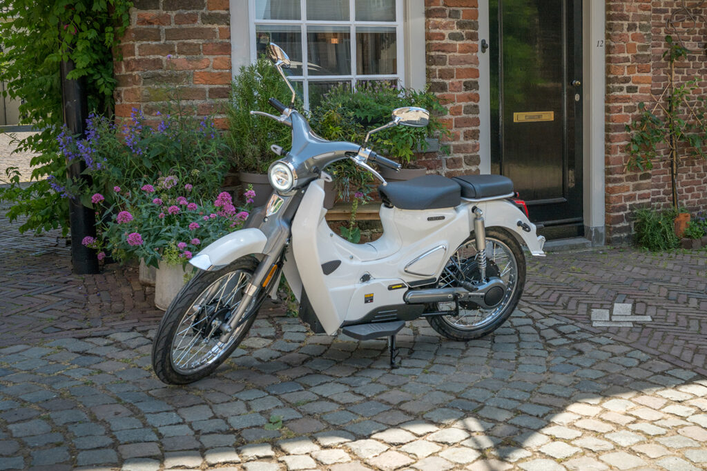 Etalian Classic - Electric Motorbikes Nederland - THE PACK - Electric Motorcycle News
