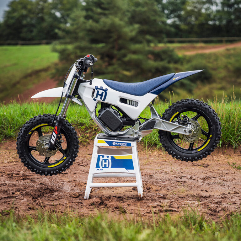 Husqvarna mini motocross EE 2 - THE PACK - Electric Motorcycle News