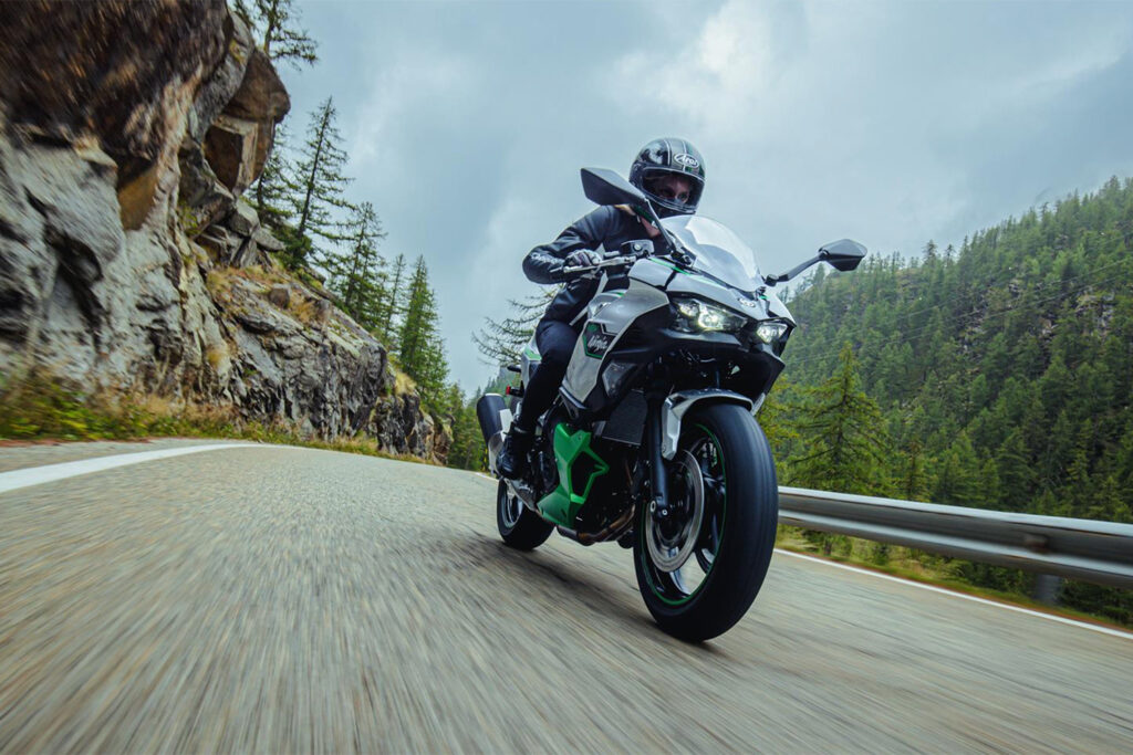 Kawasaki Ninja 7 HEV - THE PACK - Electric Motorcycle News