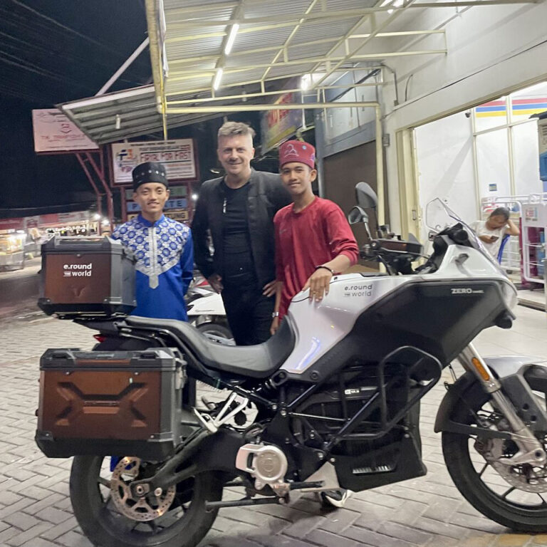 E-Round around the world - THE PACK - Electric Motorcycle News