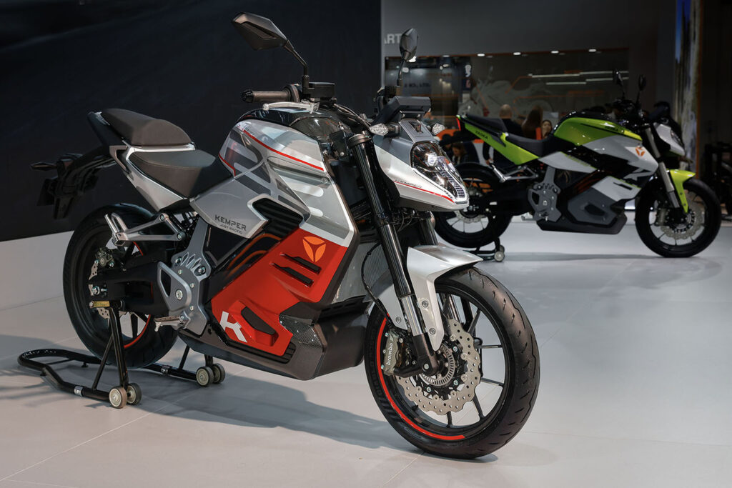YADEA - KEMPER / KEENESS - Eicma 2023.- THE PACK - Electric Motorcycle News