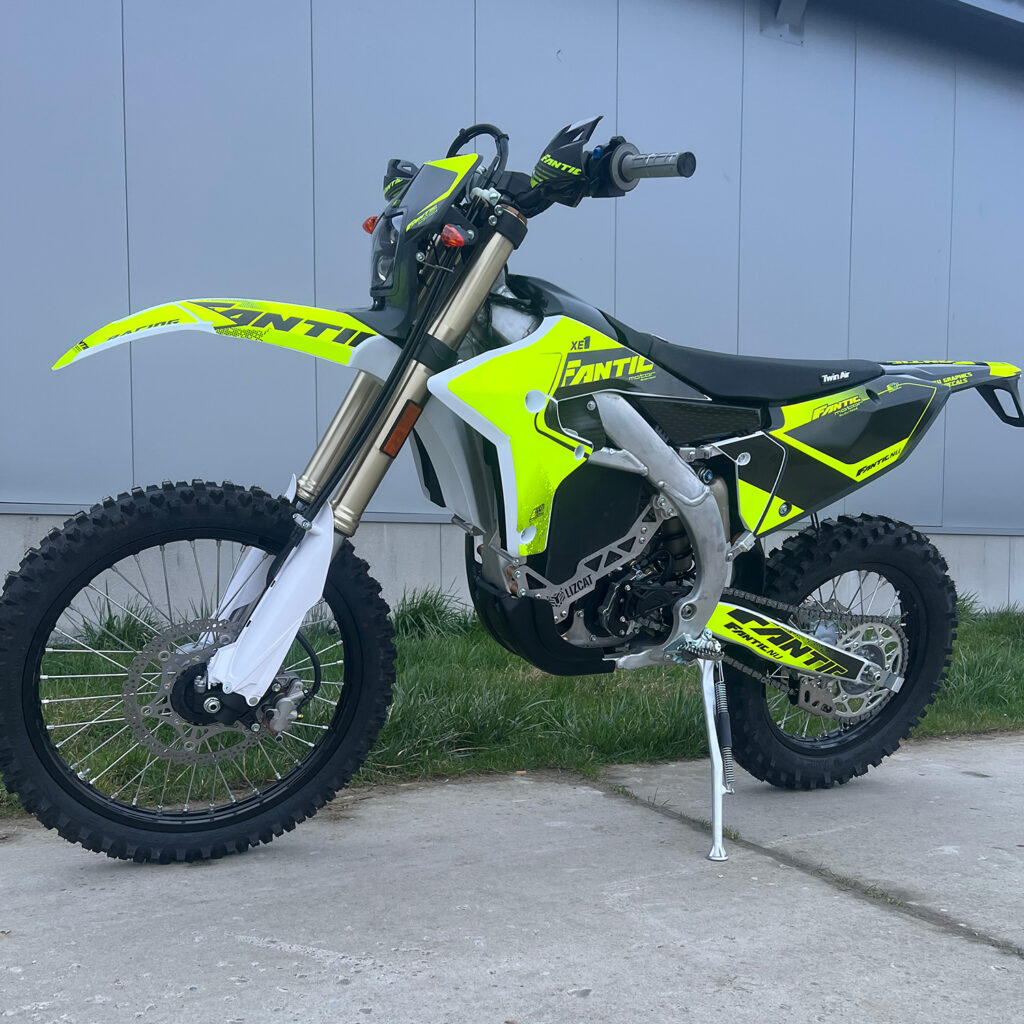 Fantic XE1 - electric enduro - Lizcat powertrain - THE PACK - Electric Motorcycle News