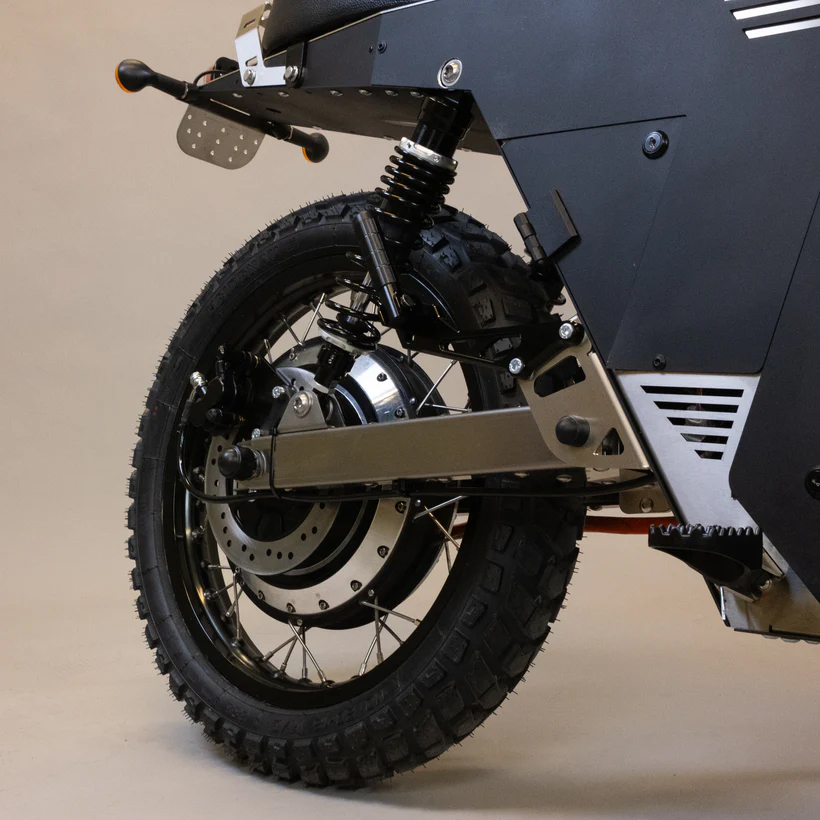 Electro Scrambler Wildfire - Black Tea Motorbikes - THE PACK - Electric Motorcycle News