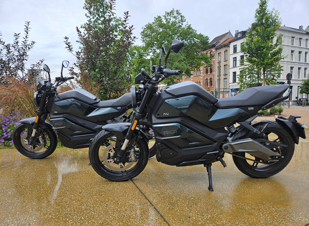 Test review NIU RQi in Antwerp - THE PACK - Electric Motorcycle News