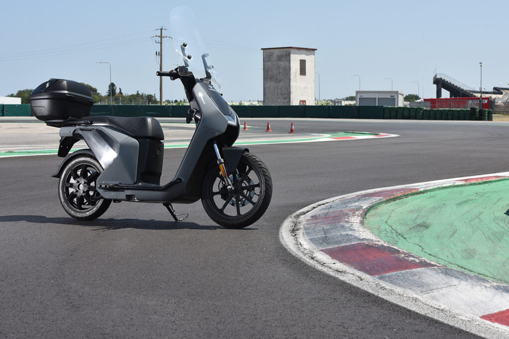 Vmoto superfast battery - THE PACK - Electric Motorcycle News