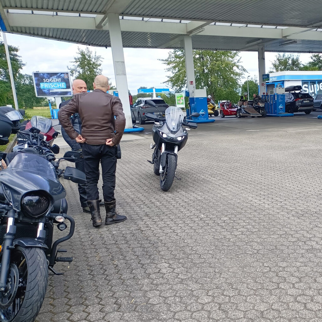 Zero DSR/X - Eifel roadtrip - Andrew Thijssen - THE PACK - Electric Motorcycle News