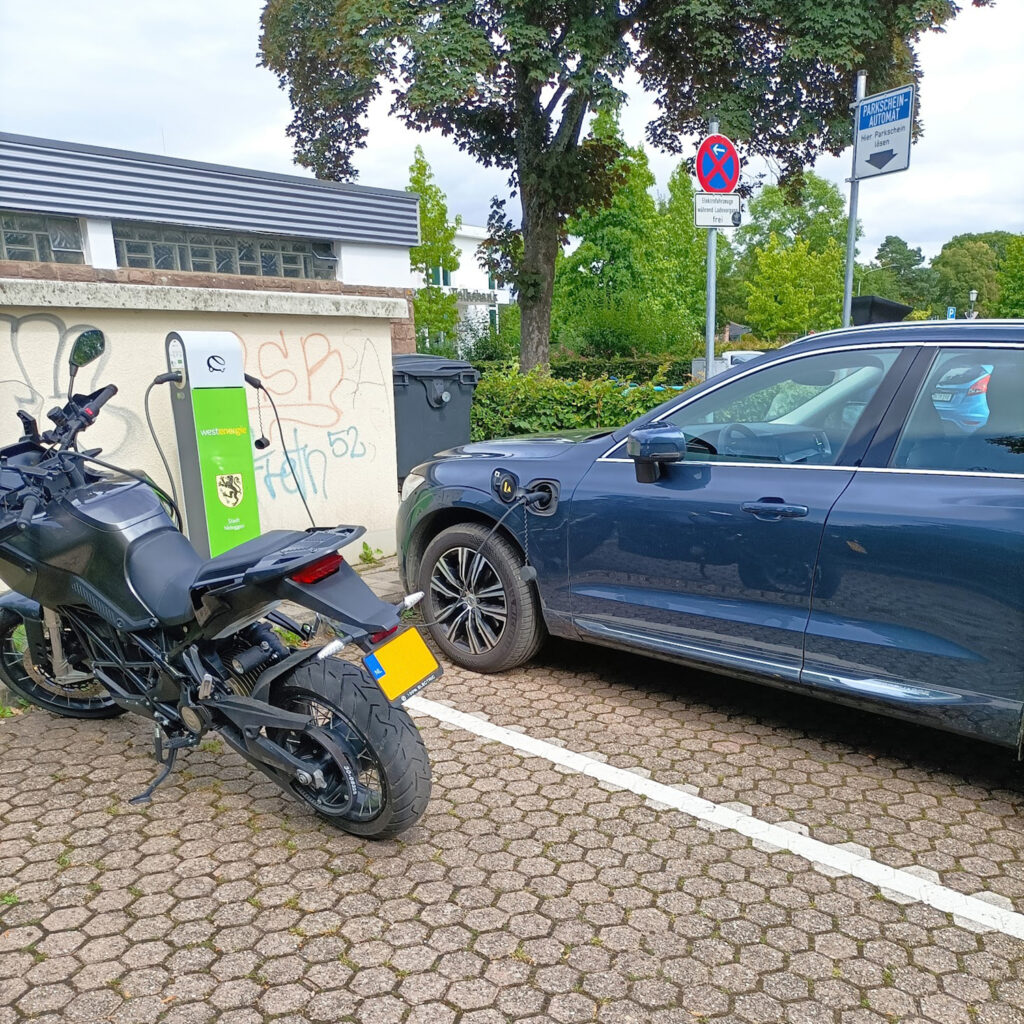 Zero DSR/X - Eifel roadtrip - Andrew Thijssen - THE PACK - Electric Motorcycle News