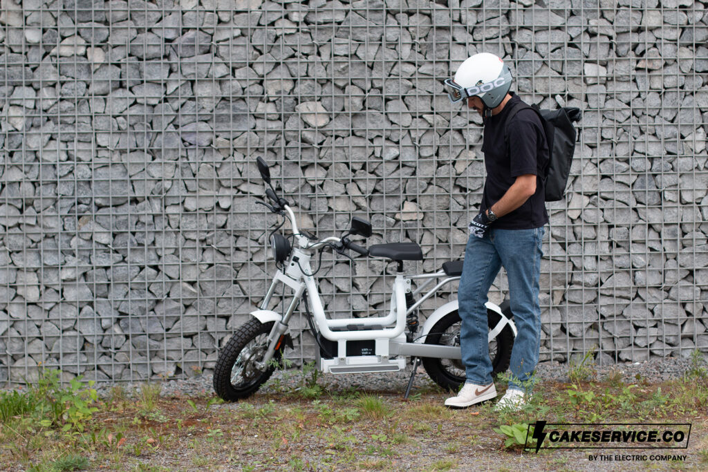 Cake Service - The Electric Company - THE PACK - Electric Motorcycle News