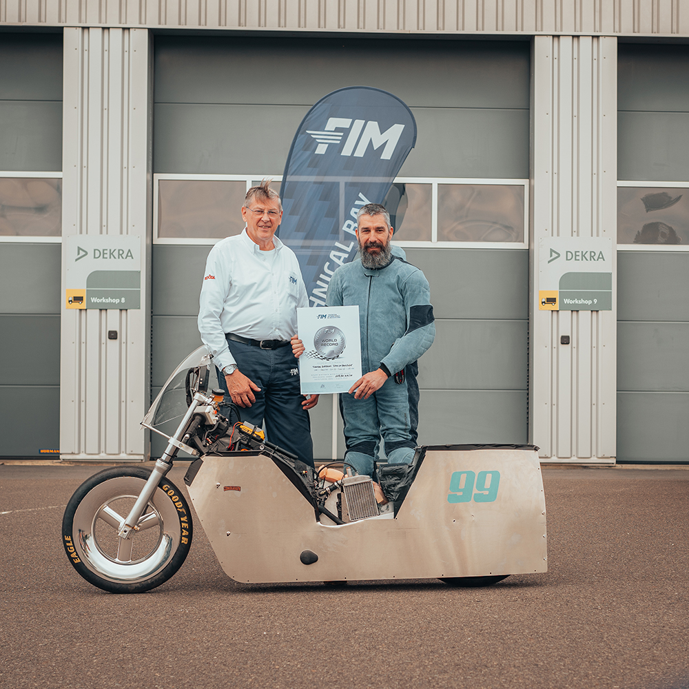 Torsten Robbens World record - THE PACK - Electric Motorcycles