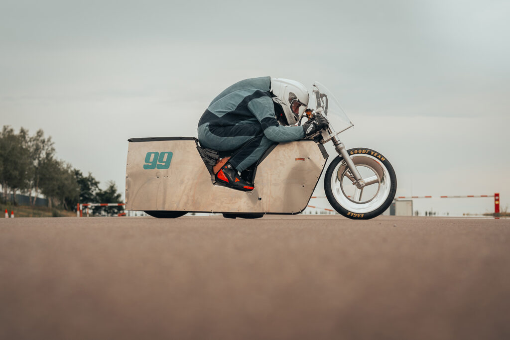 Torsten Robbens World record - THE PACK - Electric Motorcycles