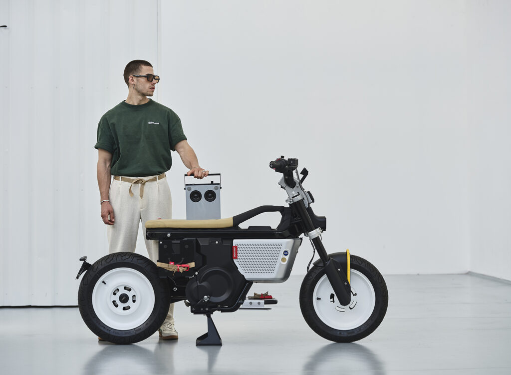 Vagabund - BMW CE 02 - THE PACK - Electric Motorcycle News