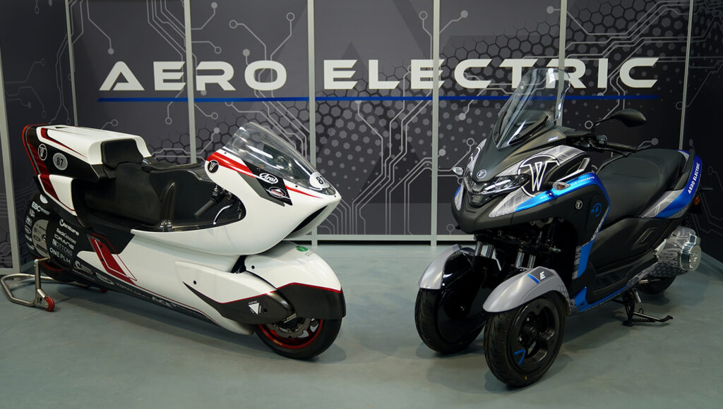 White Motorcycle Concepts - WMC300E+ - THE PACK - Electric Motorcycle News