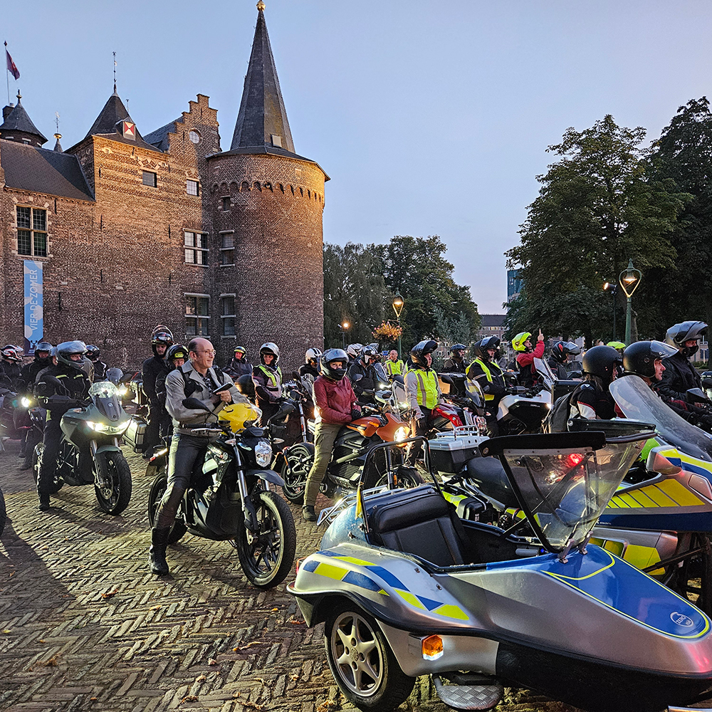 Electric Night Ride 7 - Helmond Eindhoven - THE PACK - Electric Motorcycle News