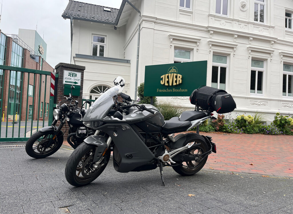 THE PACK readers test ride - Zero SR/S - Electric Motorcycle News