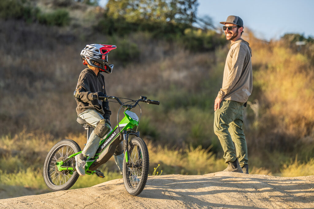 Kawasaki Elektrode 20 - THE PACK - Electric Motorcycle News