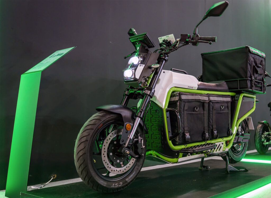 Ponie P2 - electric cargo motorbike - THE PACK - Electric Motorcycle News