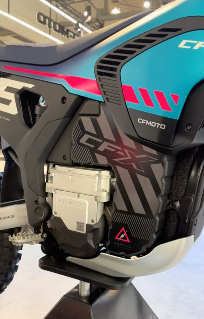 CF-X / CFMOTO - EICMA 2024 - THE PACK - Electric Motorcycle News