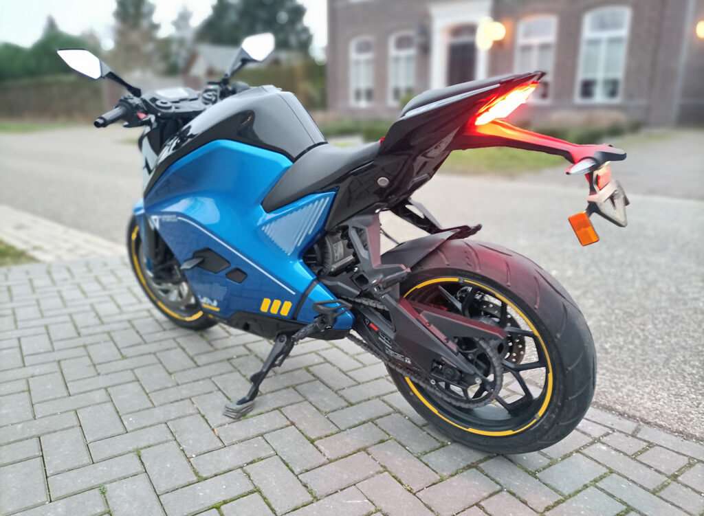 Electric Motorbikes Nederland - F77 Ultraviolette - THE PACK - Electric Motorcycle News