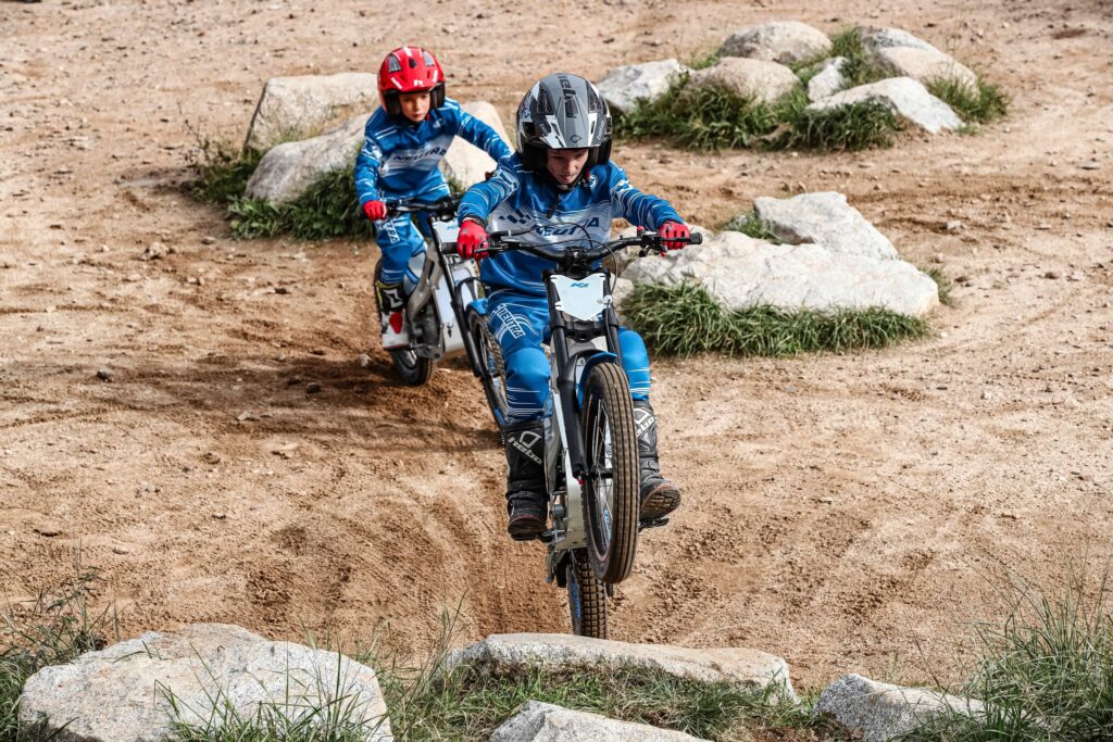 NEUTRA - electric motortrial kids - THE PACK - Electric Motorcycle News