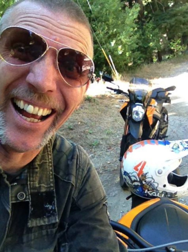 E-Rider on the road - Nigel Morris - THE PACK - Electric Motorcycle News