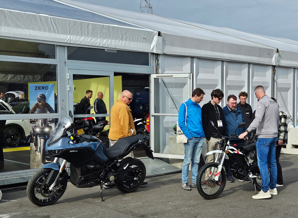 Experiência EV - The Pack Plaza - Notícias de motocicletas elétricas