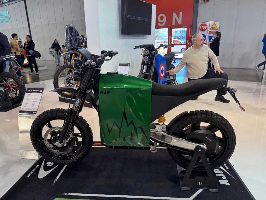 AJP Fulgora - EICMA 2025 - THE PACK - Electric Motorcycle News
