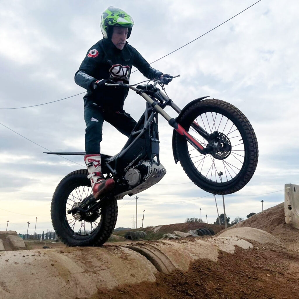 Vertigo Motors Ultra RS3 - THE PACK - Electric Motorcycle News