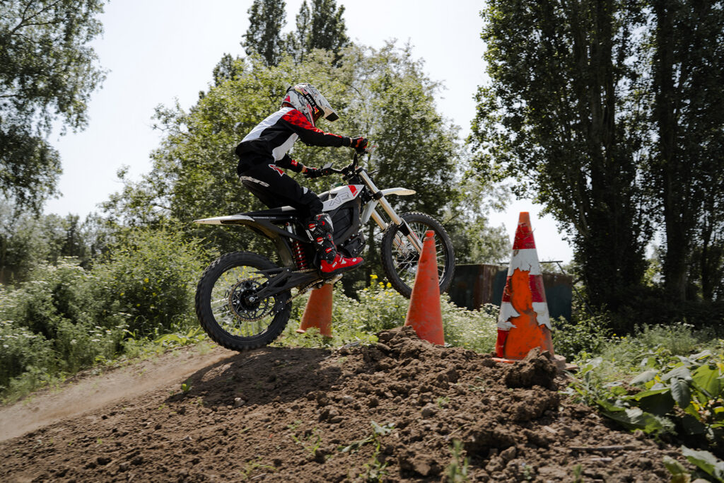 X-Line Experience - Pack - Electric Motorcycle News