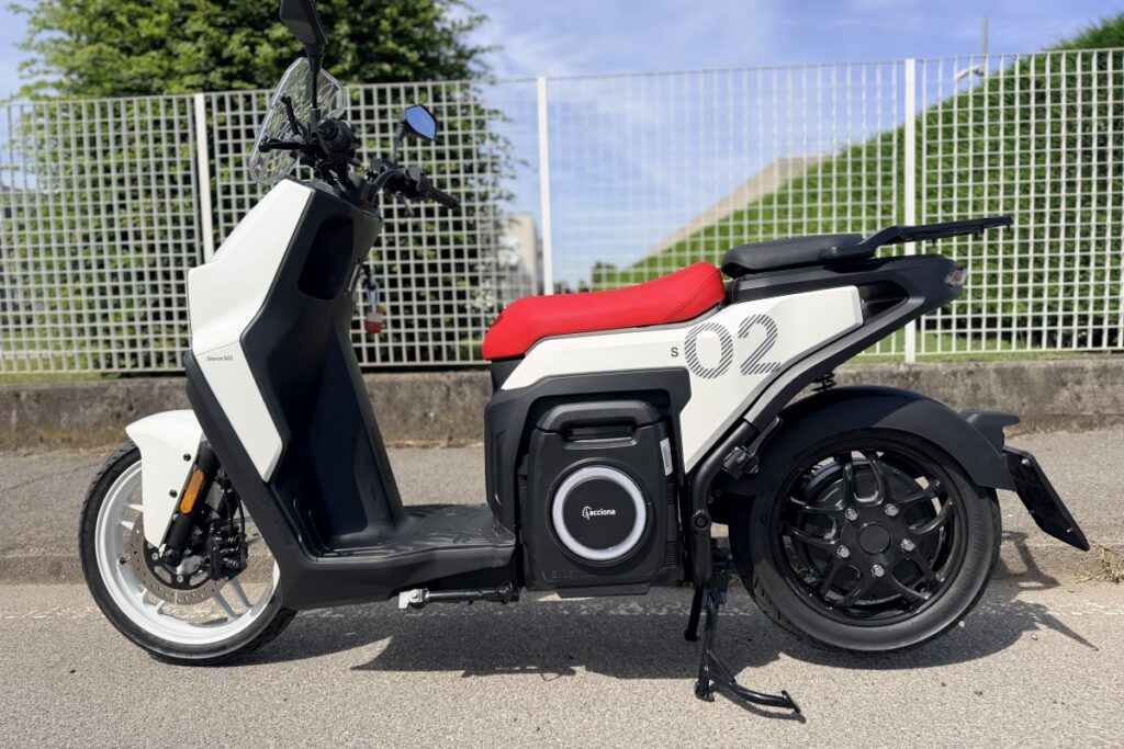 Silence S02 - Silent Night - Pack Italia in Milan - Electric Motorcycle News