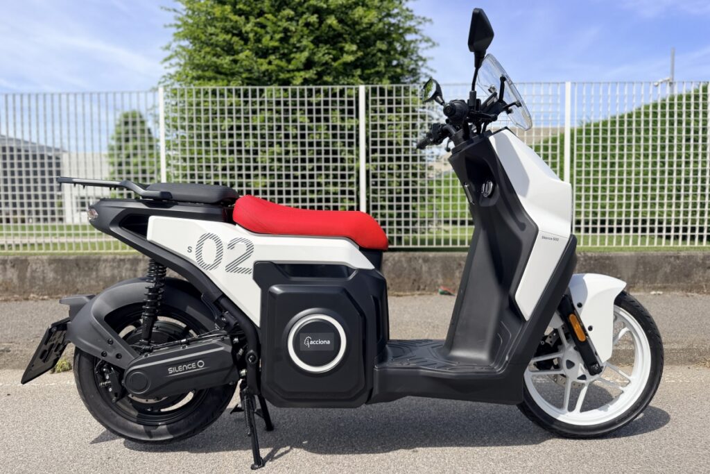 Silence S02 - Silent Night - Pack Italia in Milan - Electric Motorcycle News