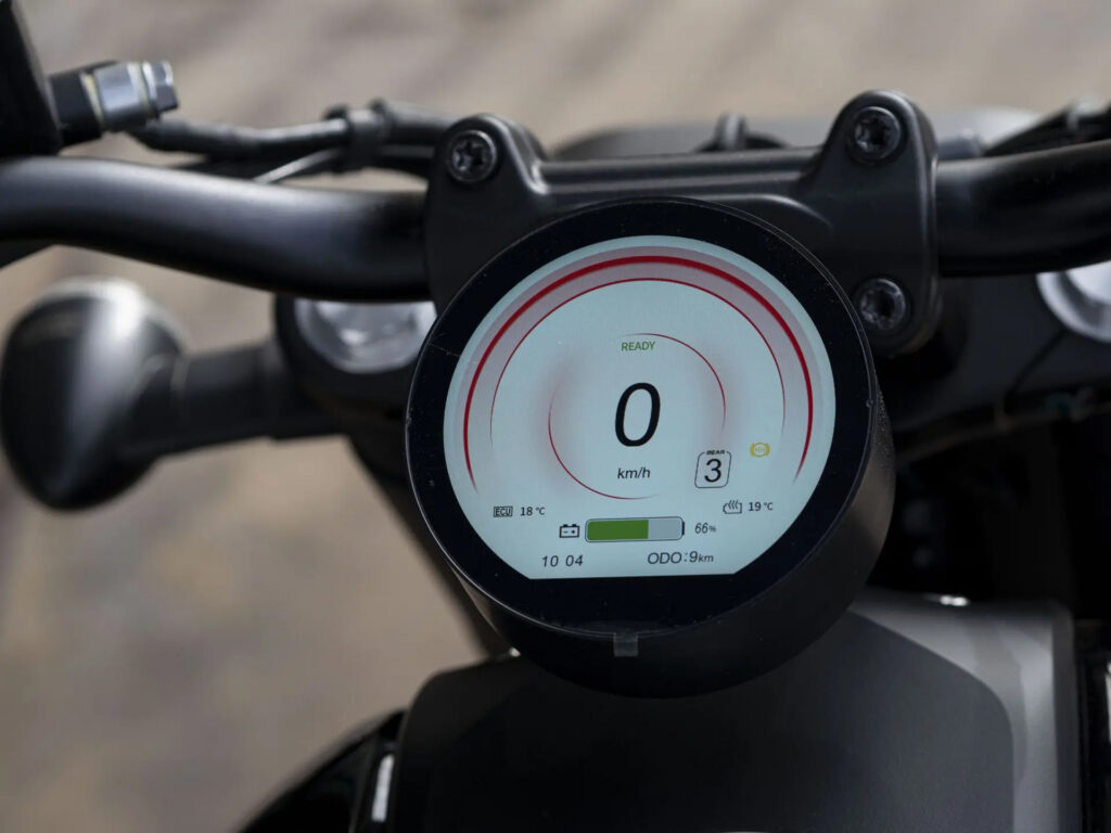 Velca Vortex Black Edition - THE PACK - Electric Motorcycle News