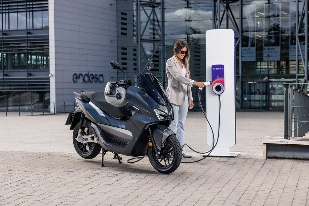 THE PACK Plaza - EV Experience - THE PACK - Electric Motorcycle News