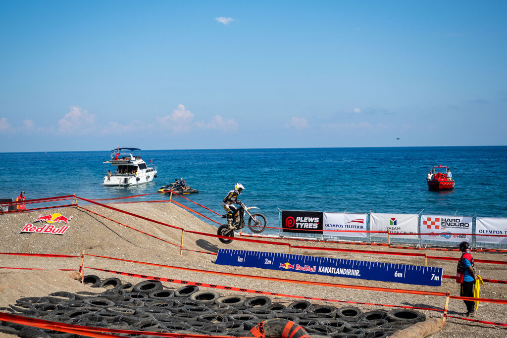 Sea to Sky Hard Enduro - THE PACK - Electric Motorcycle News