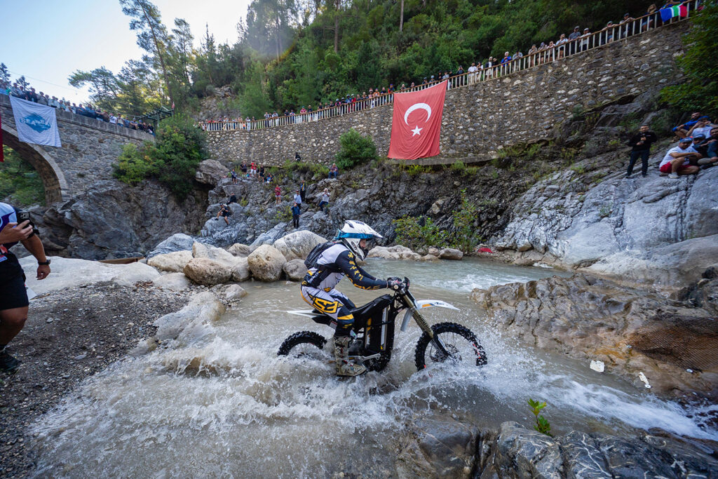 Sea to Sky Hard Enduro - THE PACK - Electric Motorcycle News