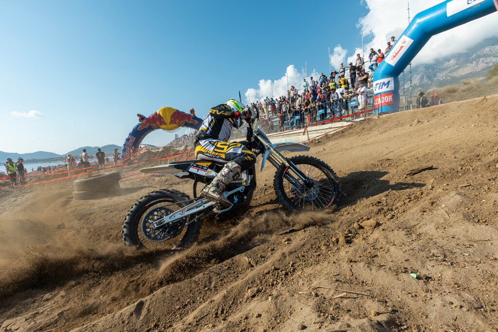 Sea to Sky Hard Enduro - THE PACK - Electric Motorcycle News