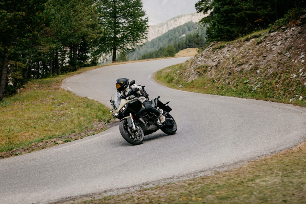 Zero Motorcycles - Zero DS - World Guiness Record - THE PACK - Electric Motorcycle News